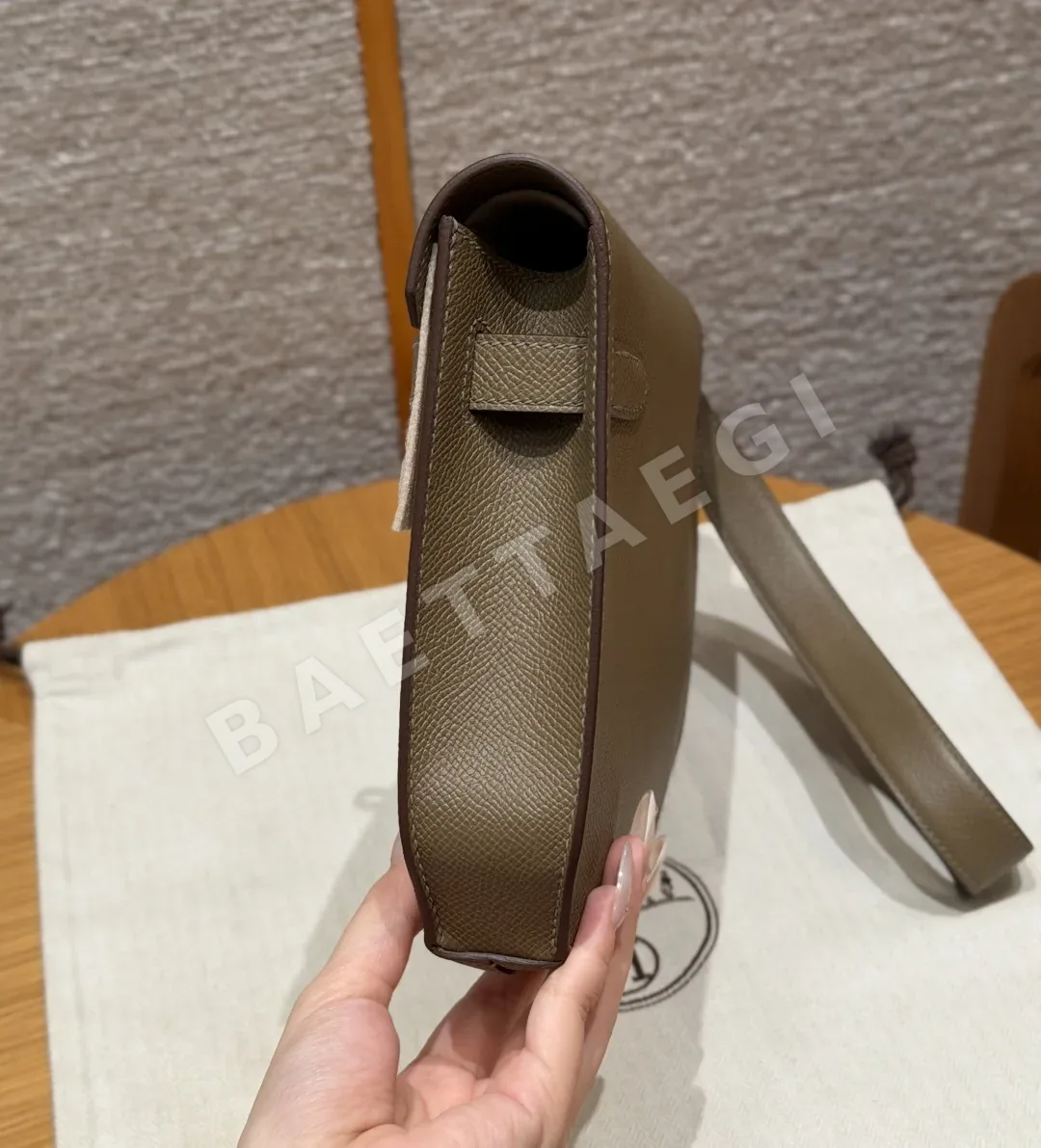 에르메스 켈리 데페쉬 가죽 지갑 상세 이미지 5