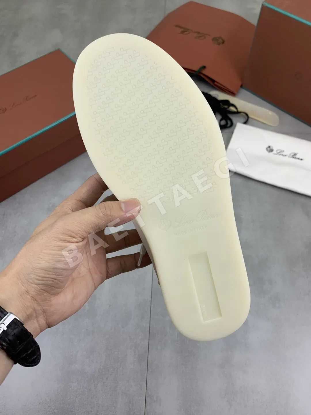 로로피아나 남성 신발 상세 이미지 9
