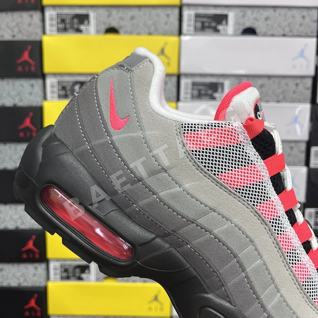 나이키 [GX] 에어 맥스 95 OG AT2865-100 201225 Nike Air Max 95 OG Solar Red 상세 이미지 6