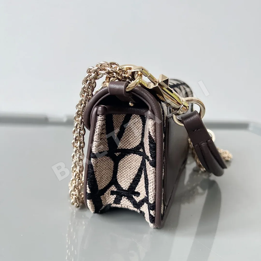 발렌티노 로코 카프스킨 미니 체인 숄더백 상세 이미지 8