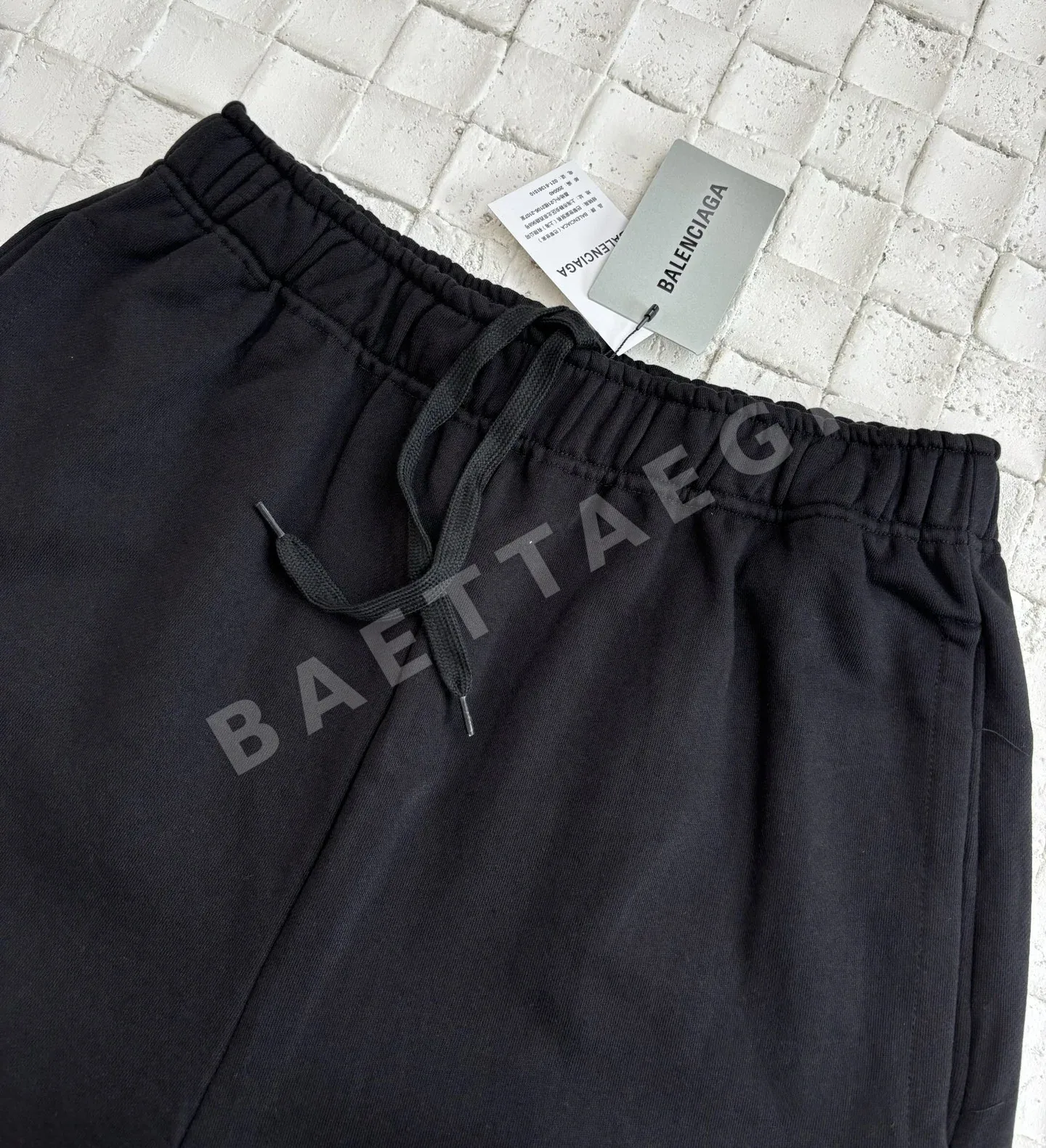 발렌시아가 원형 자수 코튼 테리 반바지 P195 상세 이미지 4
