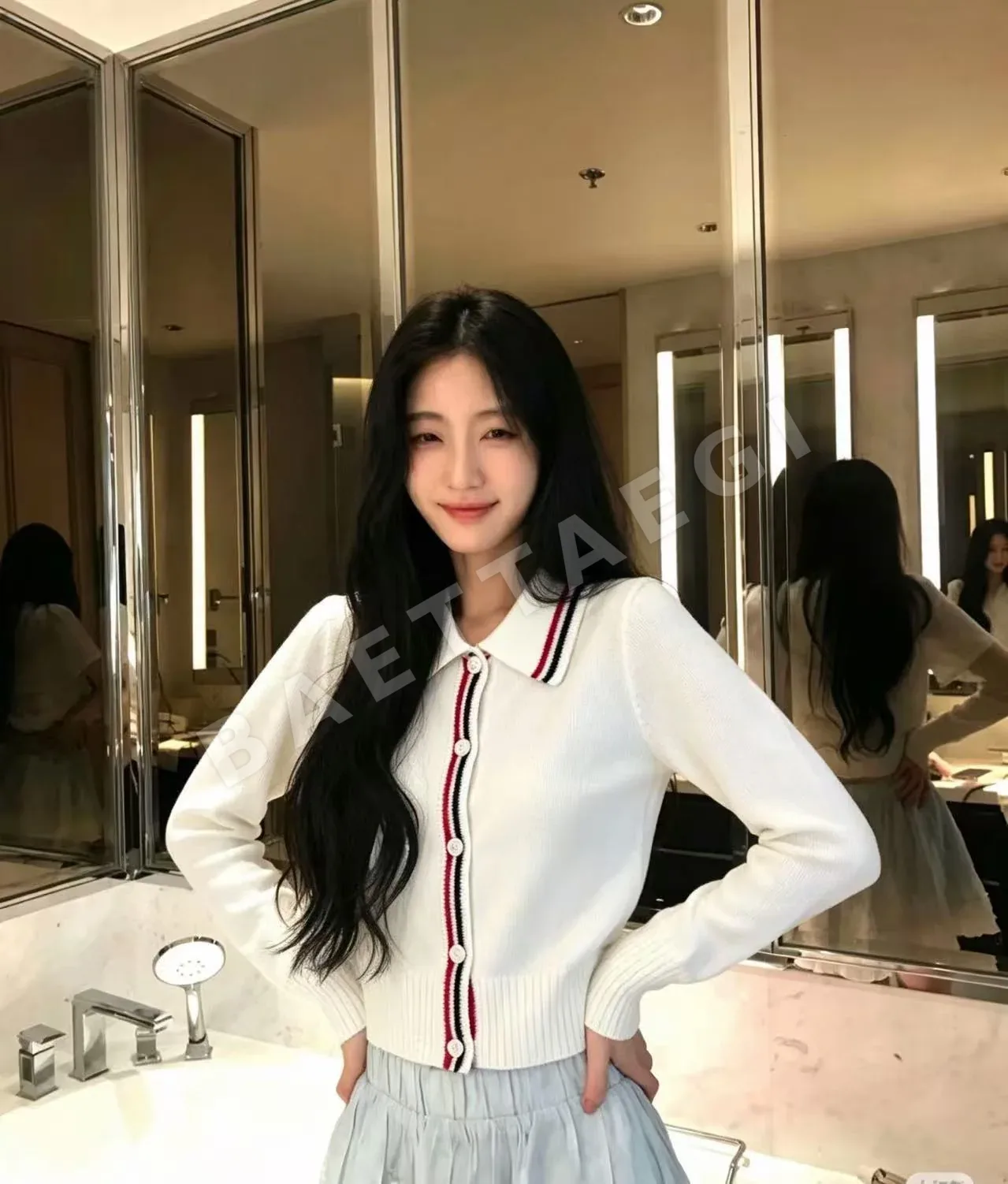 톰브라운 닥스훈트 무늬 폴로카라 여성 가디건 202584