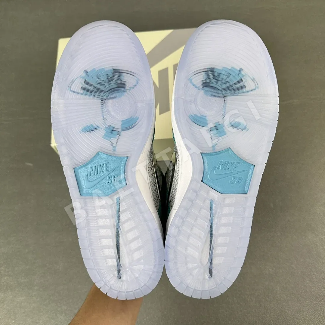 나이키 [TOP/S2] SB 덩크 로우 FD2562-400 200934 Nike SB Dunk Low April Skateboards 상세 이미지 2