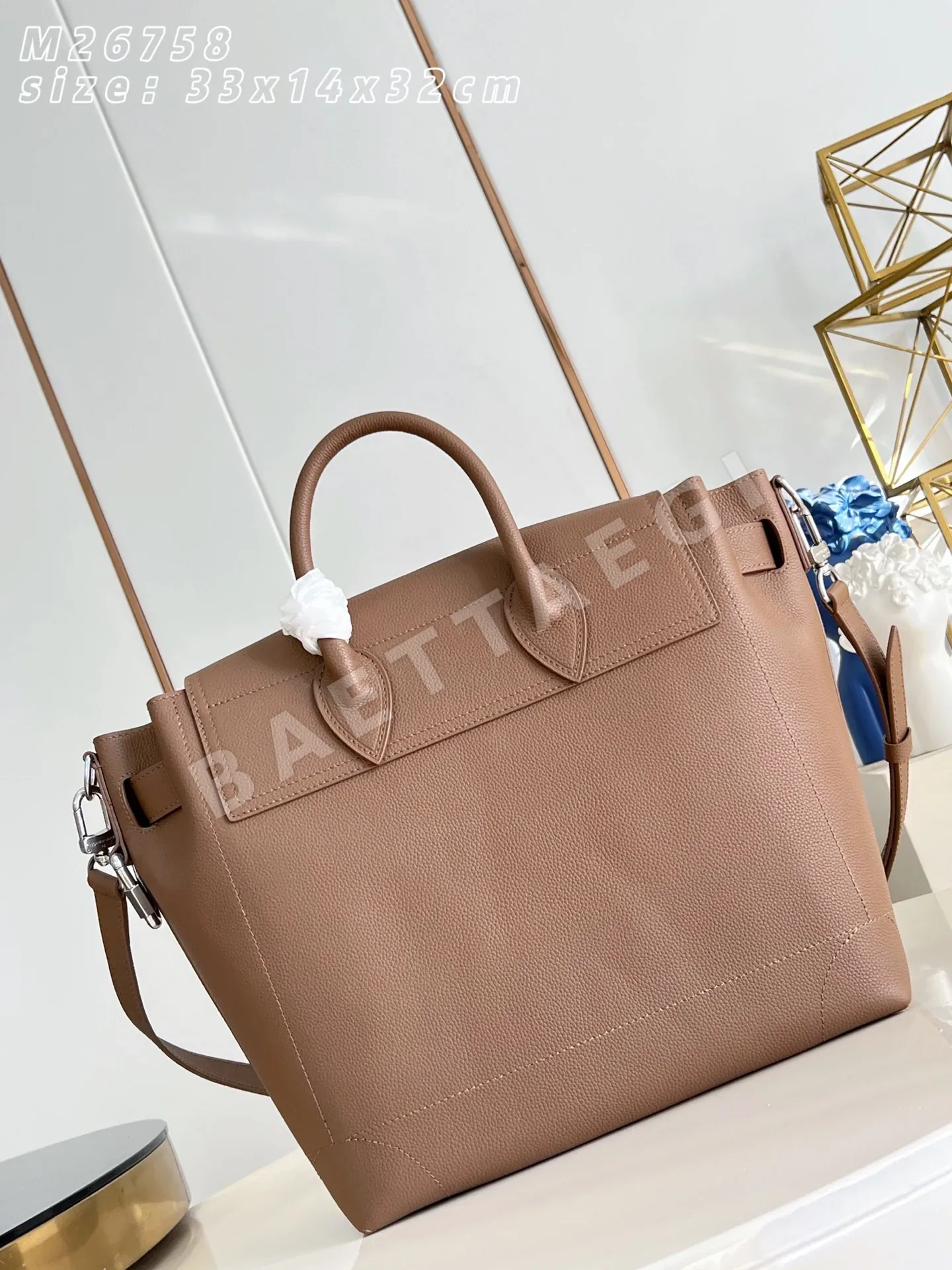 루이비통 M26758 브라운 핸드백 상세 이미지 8