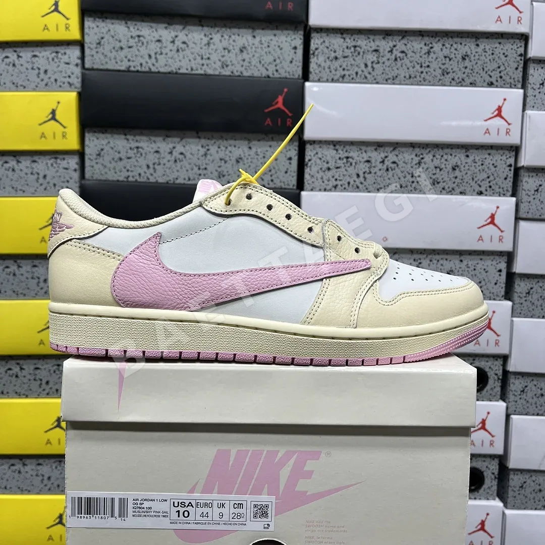 나이키 [GX] IQ7604-100 201677 Nike Travis Scott Shy Pink 1