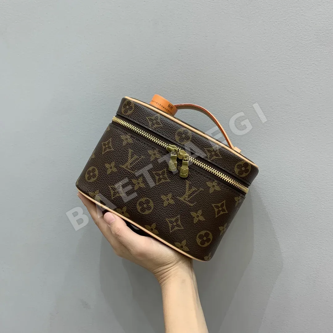 루이비통 로메가 미니 메이크업 백 가방 M44495