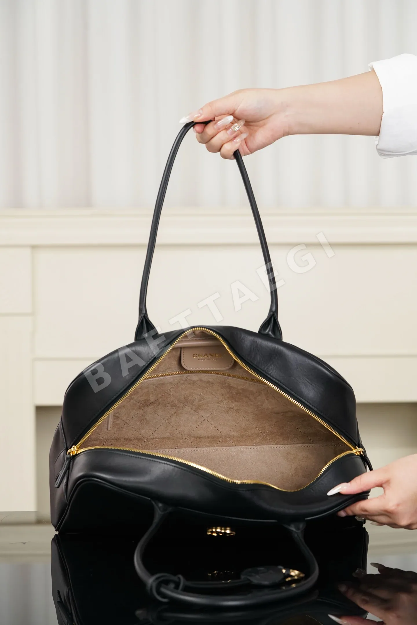 샤넬 초콜릿 26 볼링백 상세 이미지 8
