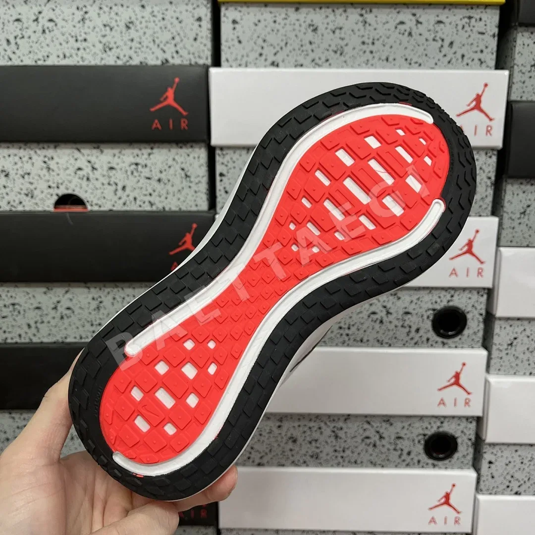 나이키 줌 보메로 18 IH3251-100 201118 Nike Zoom Vomero 18 상세 이미지 3