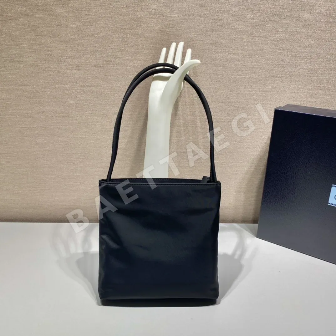 프라다 빈티지 나일론 토트백 상세 이미지 6