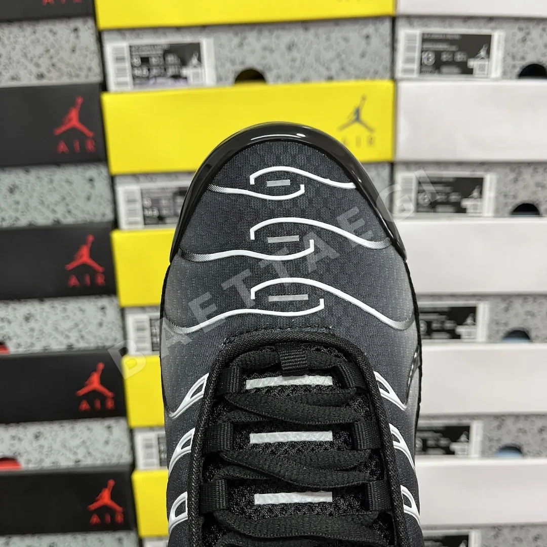 나이키 [DF] 에어 맥스 플러스 DM0032-003 201064 Nike Air Max Plus Black Silver White 상세 이미지 6