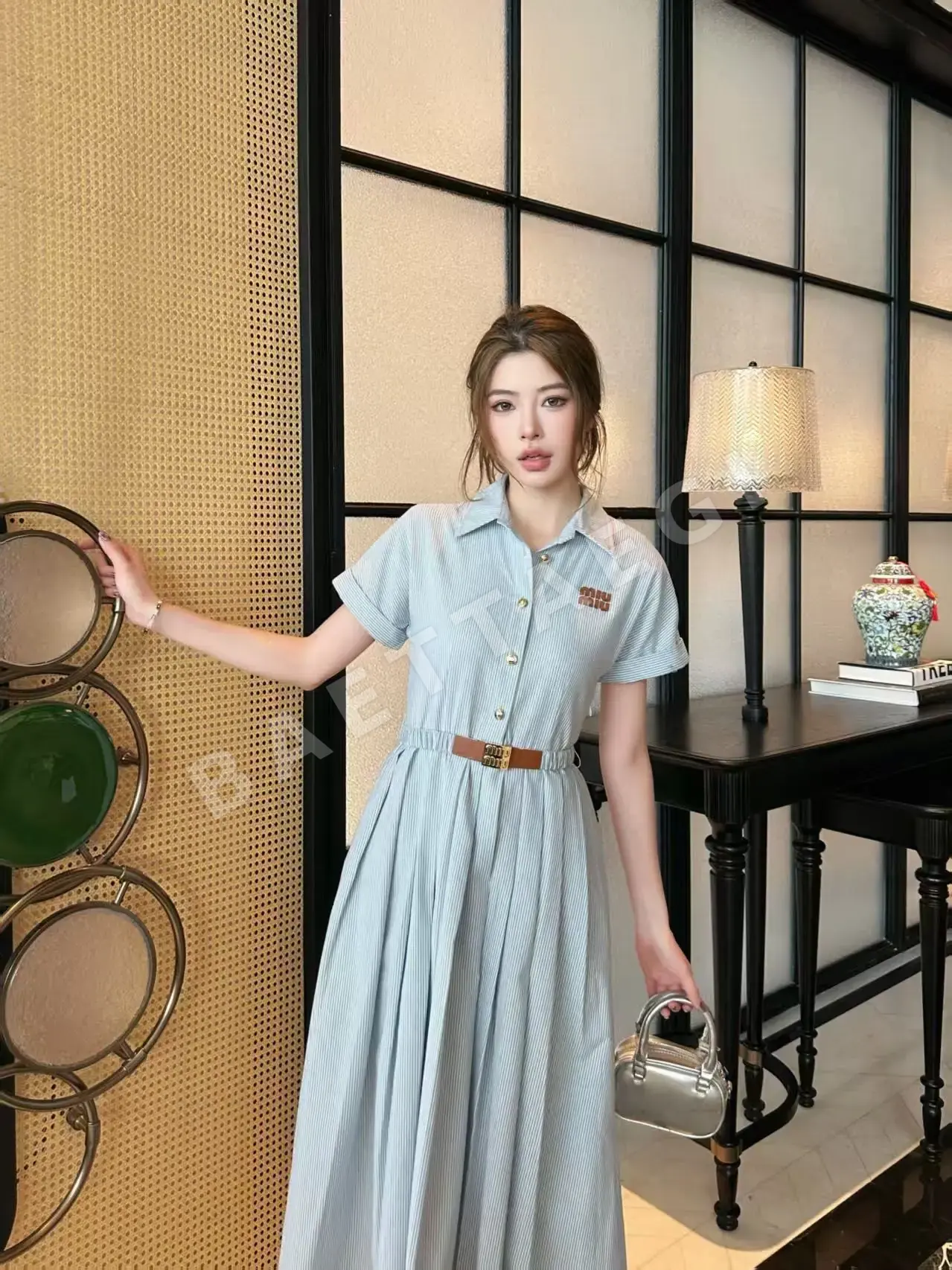 미우미우 스트라이프 반소매 플리츠 원피스 상세 이미지 3