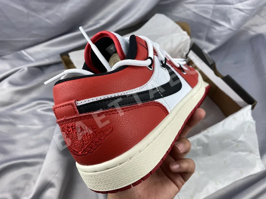 오프화이트 AJ1 로우탑 농구화 상세 이미지 5