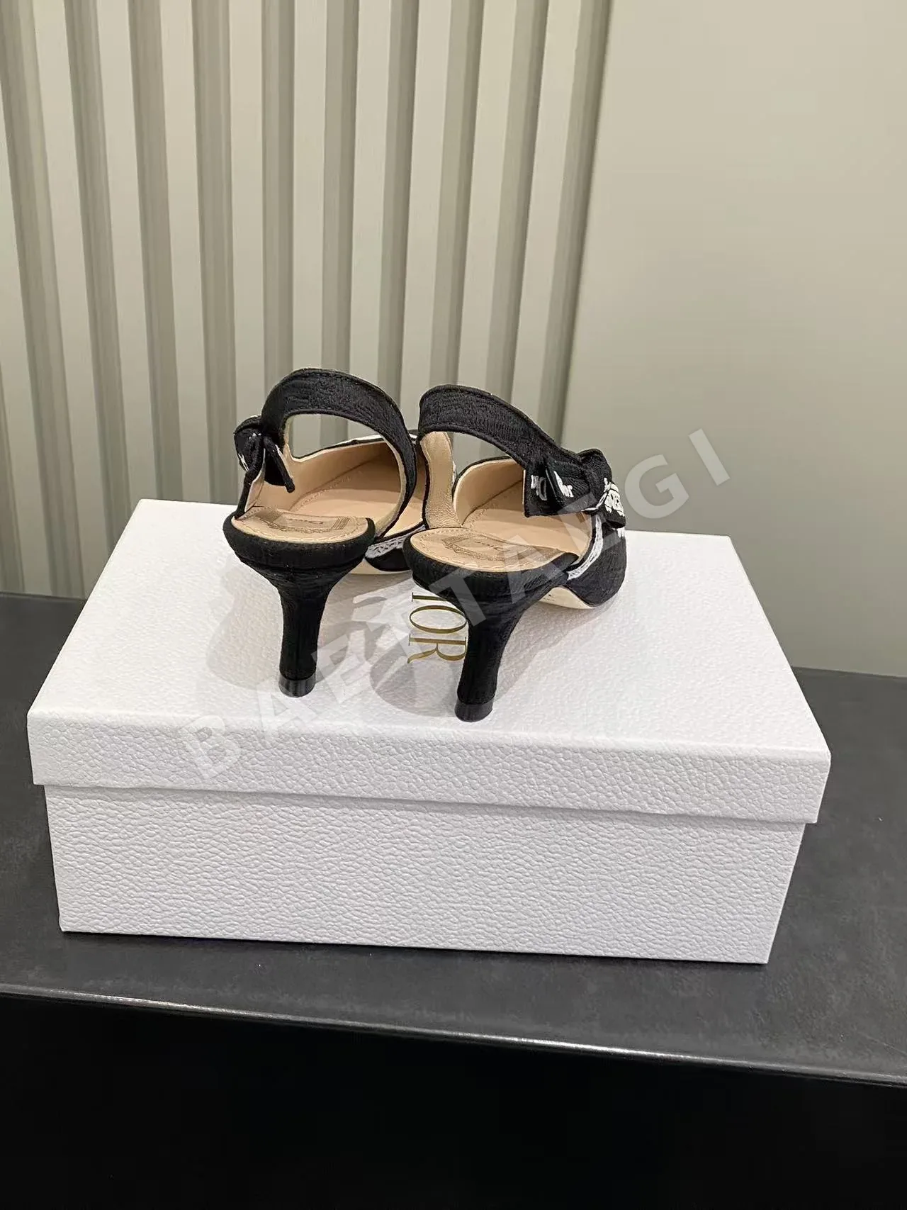 디올 보타이 키튼힐 샌들 상세 이미지 8
