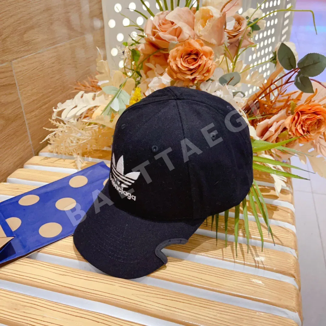 발렌시아가 자수 로고 코튼 베이스볼 캡 상세 이미지 4