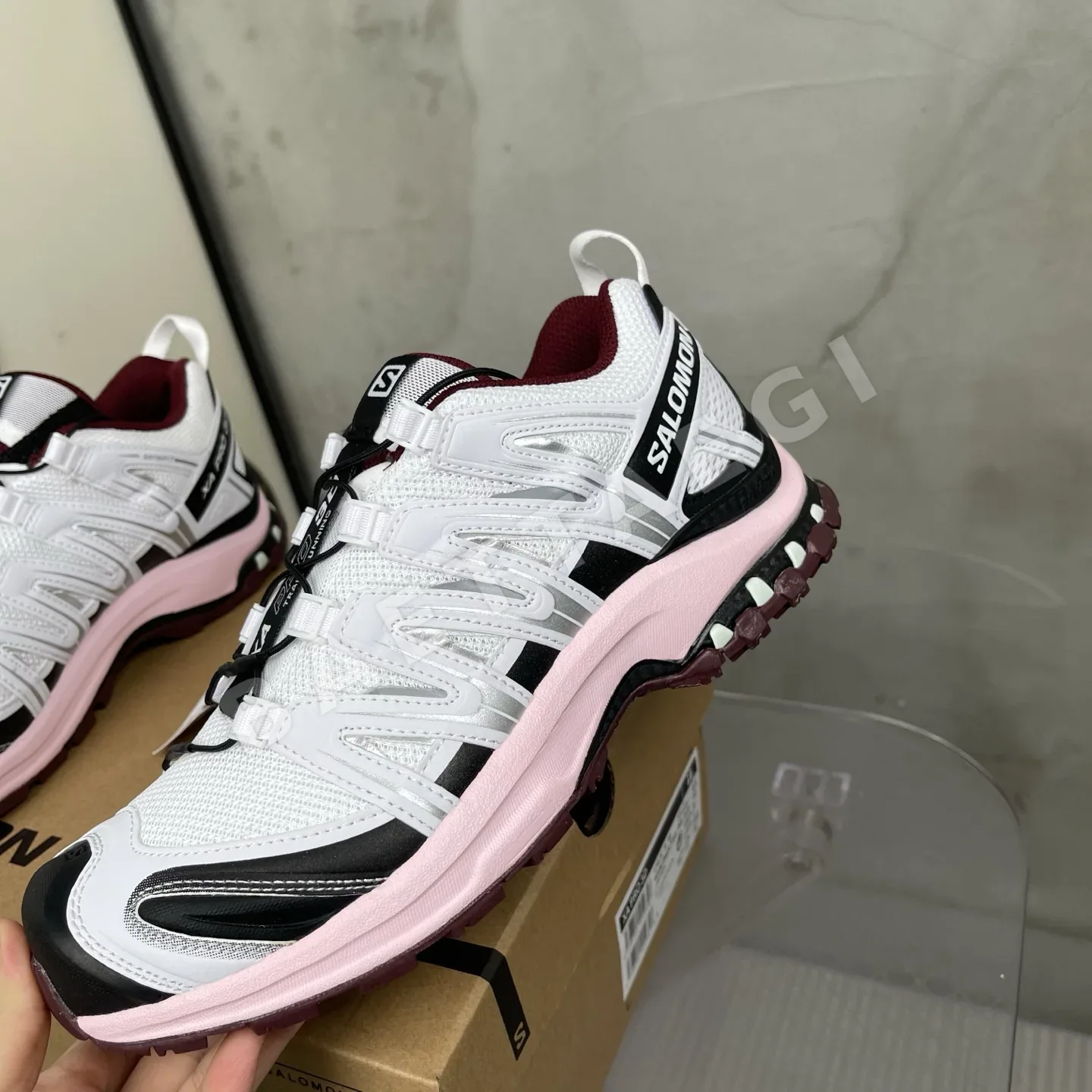 살로몬 3D 신발 상세 이미지 4