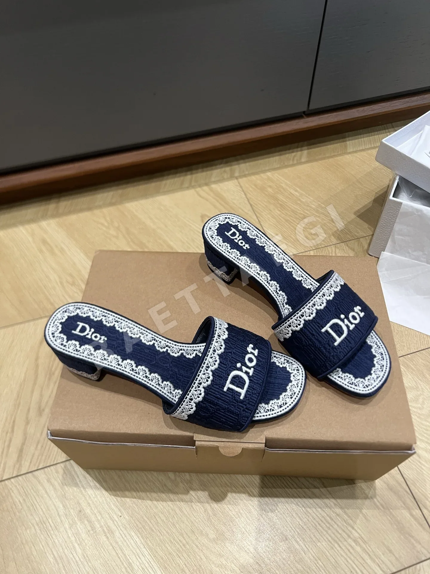 디올 자수 자카드 샌들 상세 이미지 2