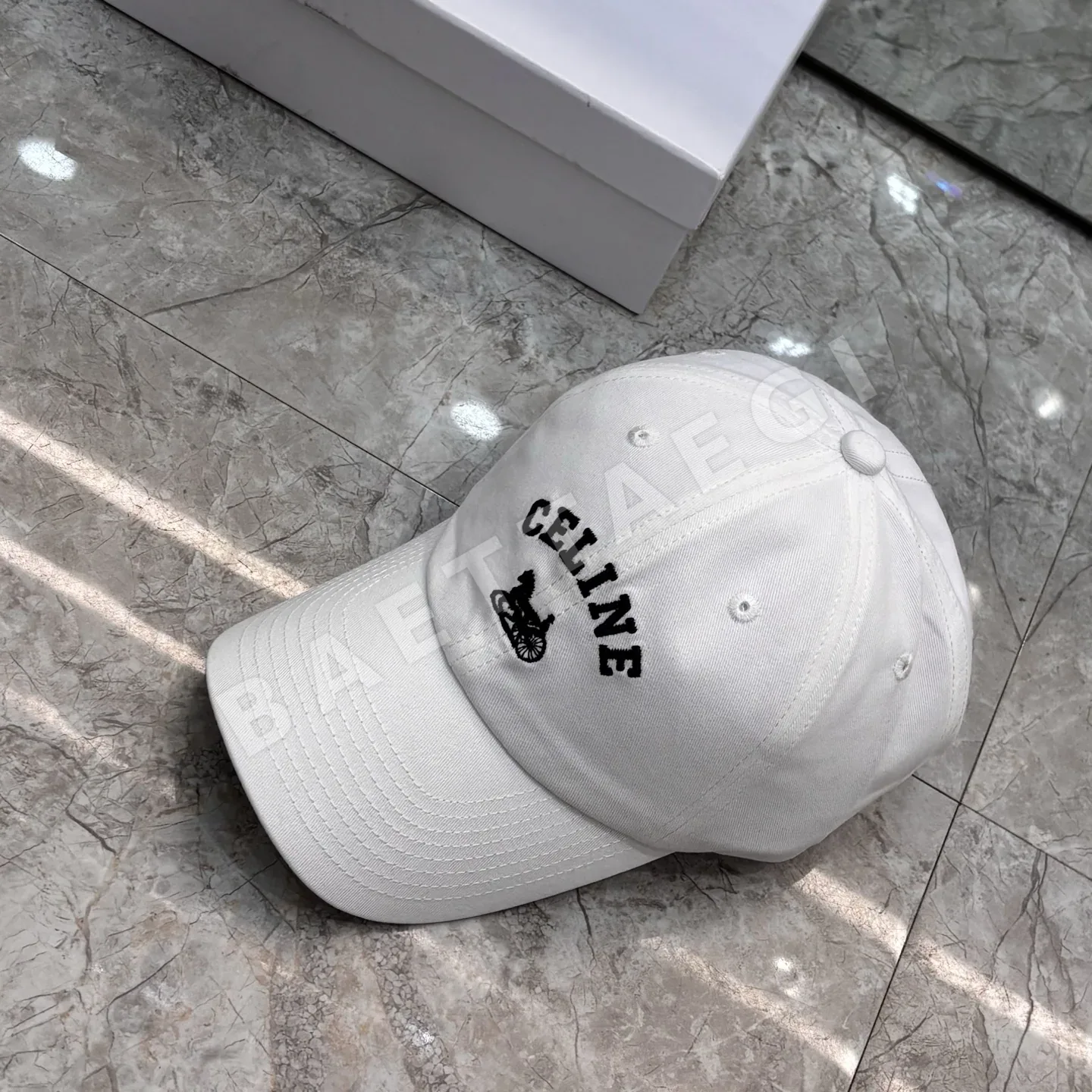 셀린느 C 로고 야구모자 상세 이미지 5