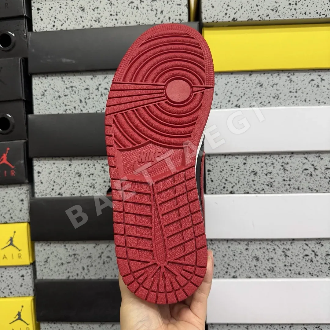 나이키 [PK] 조던 1 레트로 로우 OG IW6276-001 201958 Nike Jordan 1 Retro Low OG Banned .5 상세 이미지 12