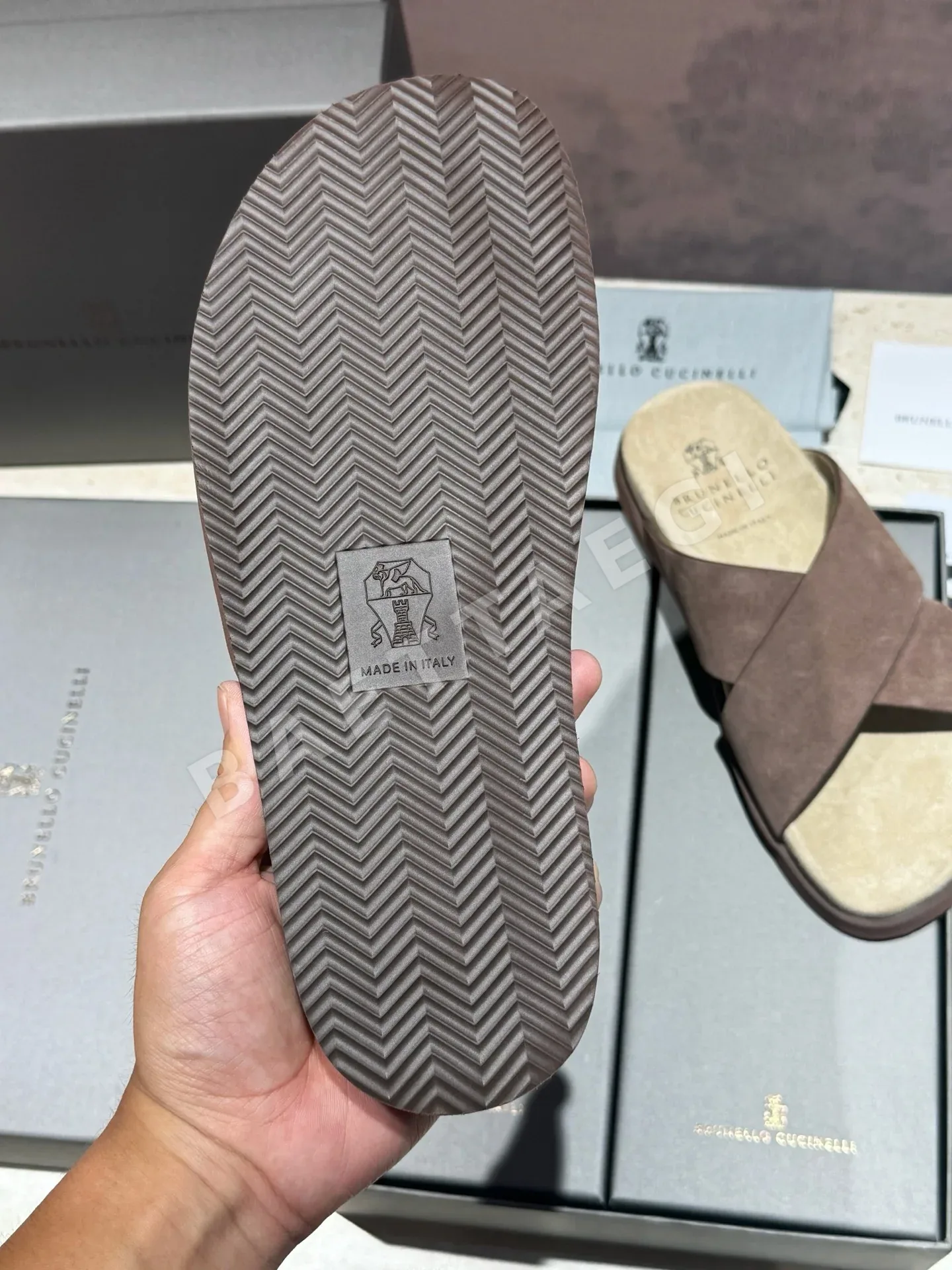 브루넬로쿠치넬리 남성용 스웨이드 플립플롭 상세 이미지 6