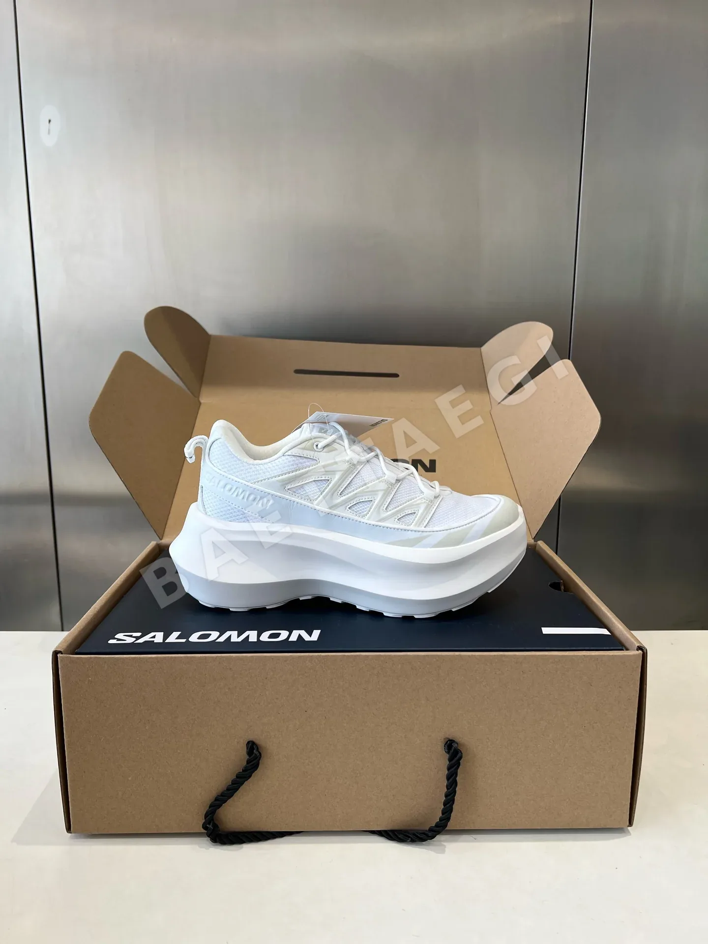 살로몬 신발 74858