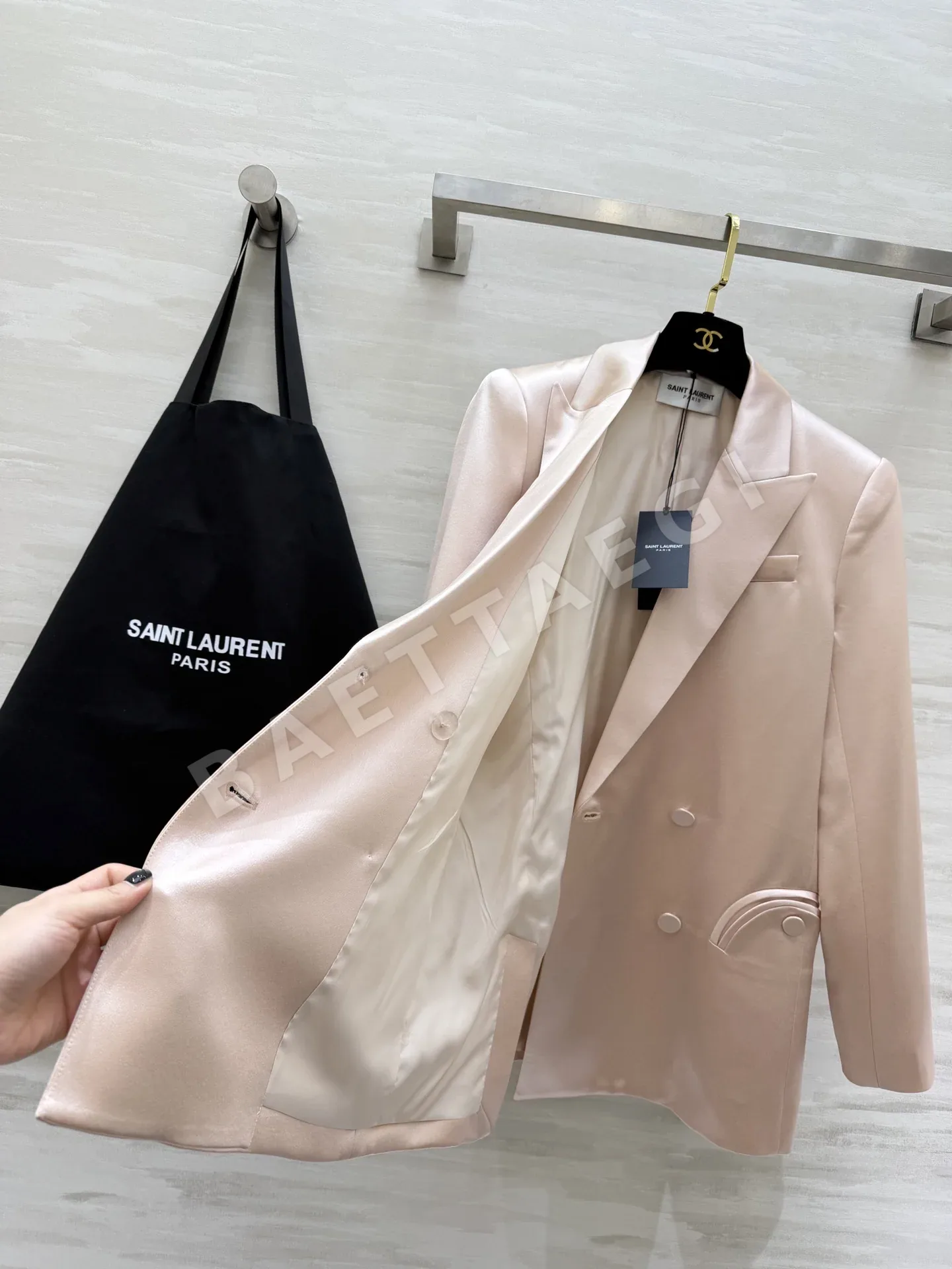 생로랑 새틴 더블브레스티드 여성 자켓 상세 이미지 6