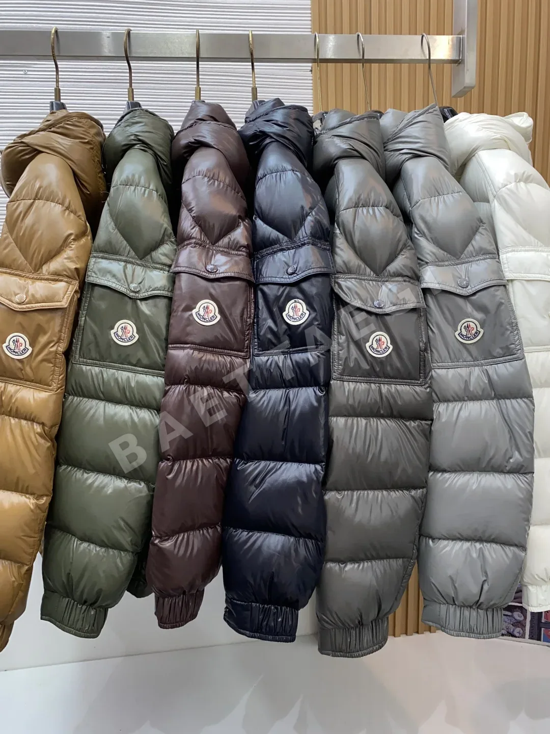 몽클레르 마야(Moncler Maya) 후드 쇼트 다운 자켓 상세 이미지 10