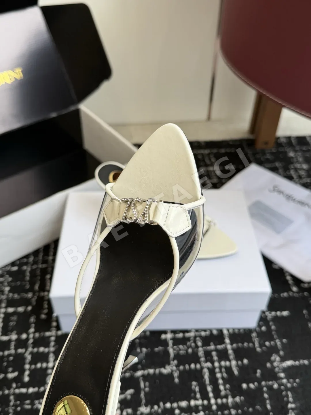 생로랑 YSL 큐빅 버클 하이힐 상세 이미지 2