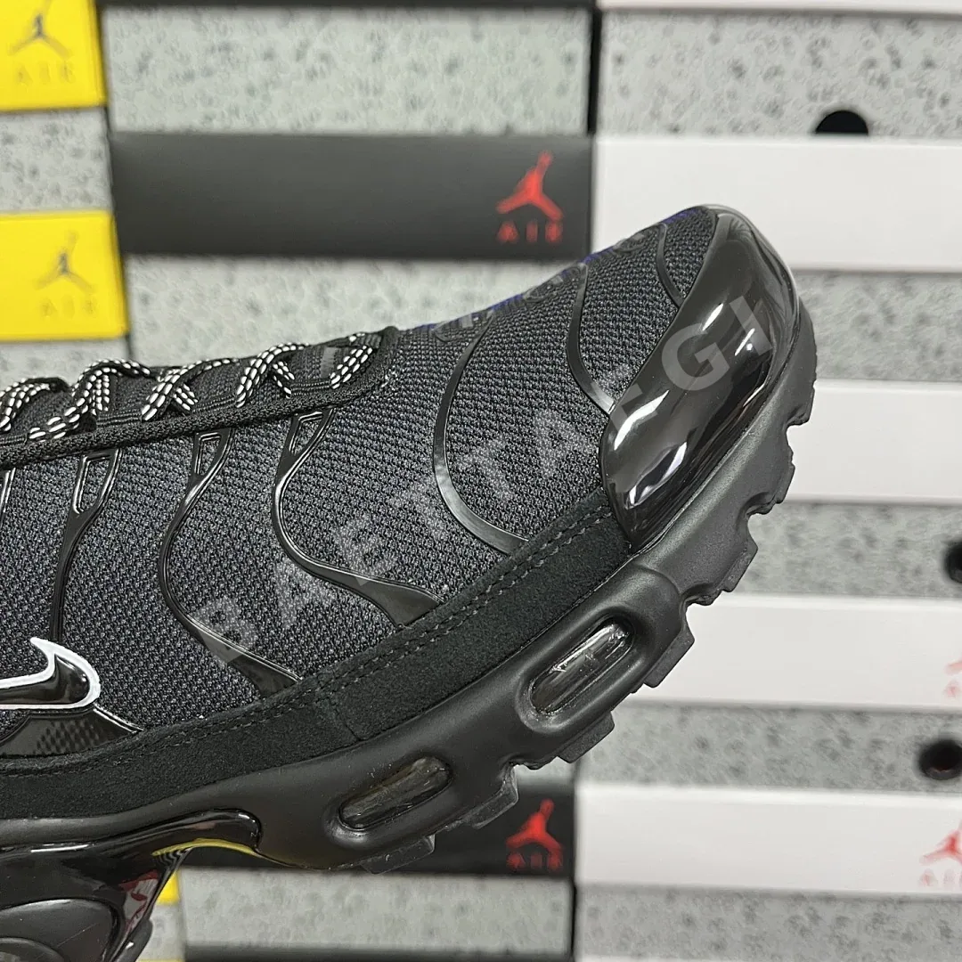 나이키 [DF] 에어 맥스 플러스 DZ4509-001 201078 Nike Air Max Plus Black Blue Red 상세 이미지 9
