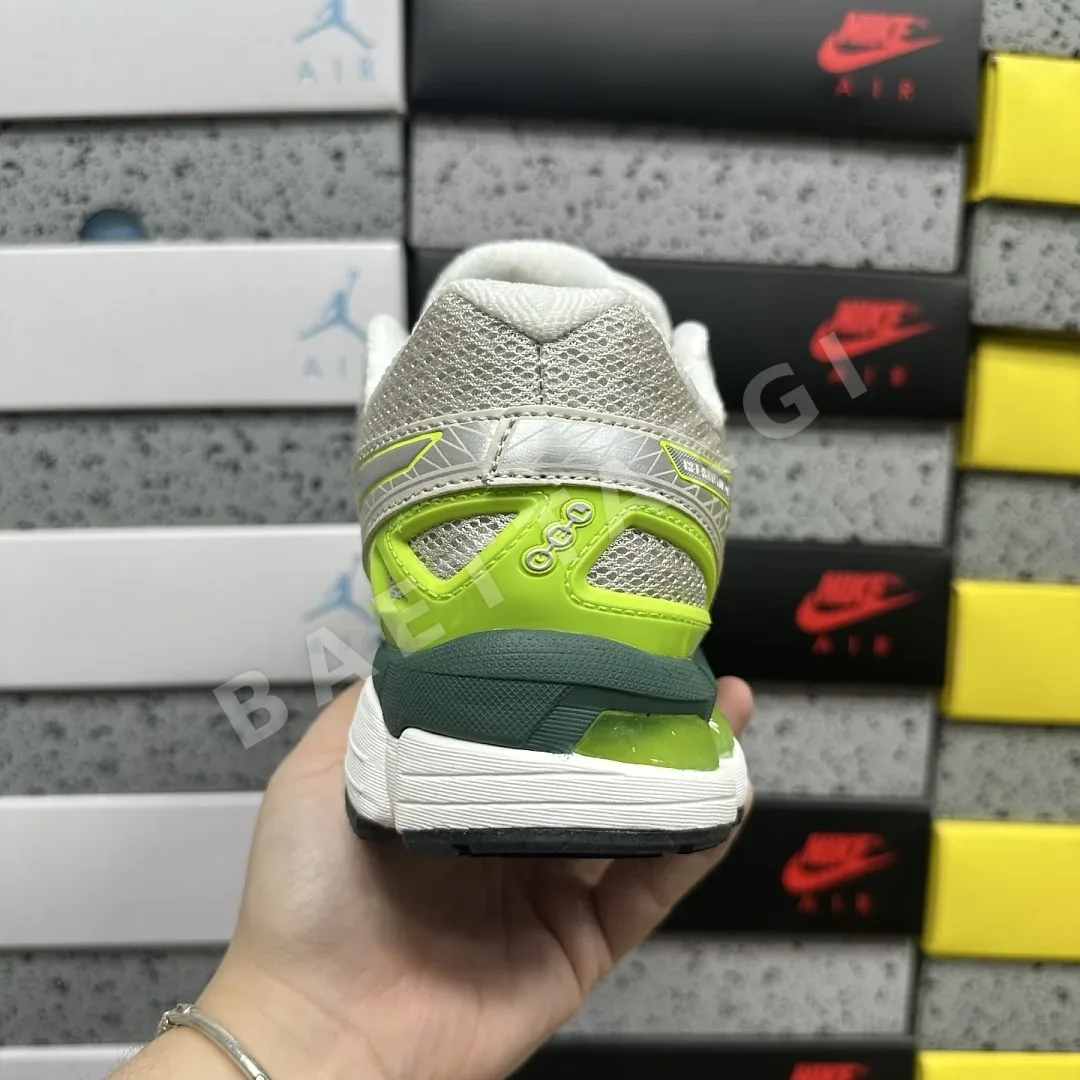 아식스 [KO] 젤 카야노 20 1203A388-103 200445 Asics Gel-Kayano 20 Cream Pure Silver 상세 이미지 5