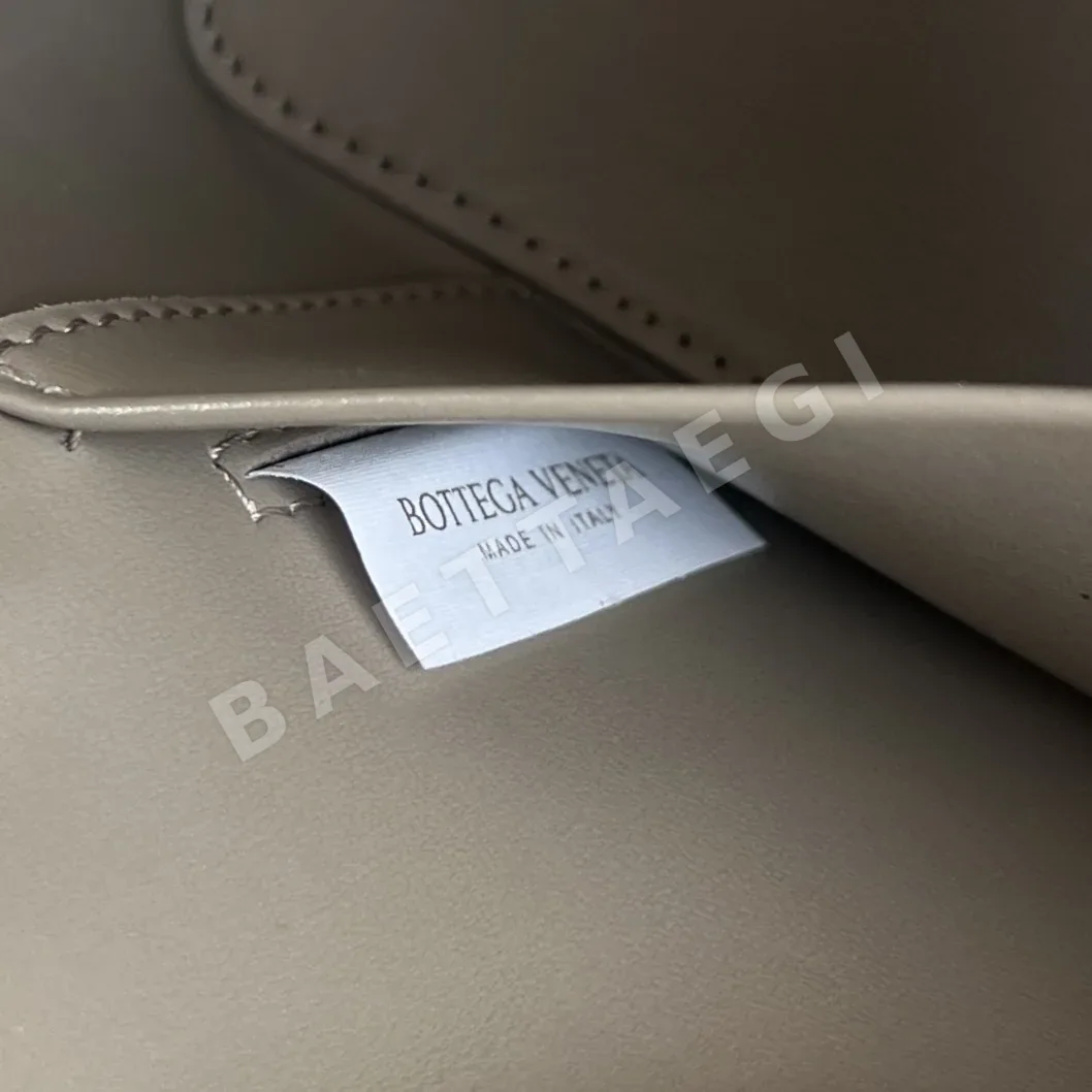 보테가베네타 뉴 베니티 케이스 메이크업 백 789109 5525 상세 이미지 9