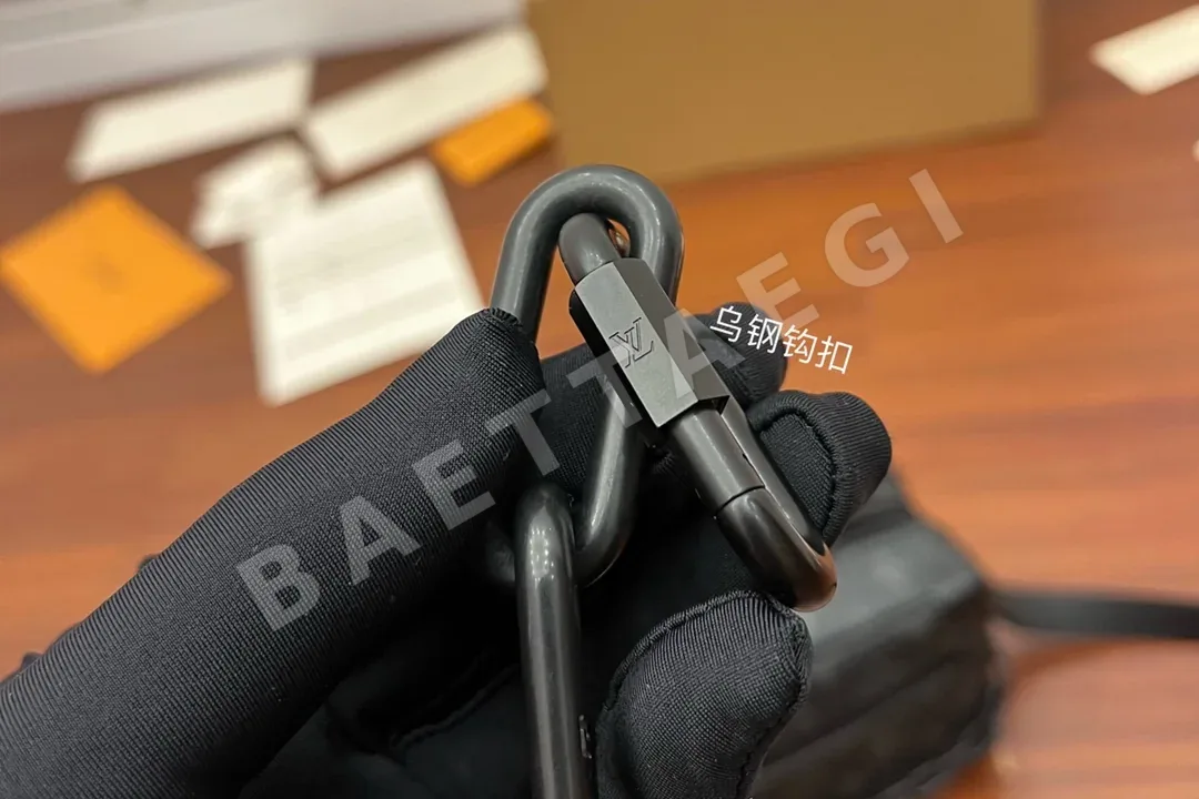 루이비통 다이아몬드 패턴 가죽 가방 M44735 상세 이미지 6