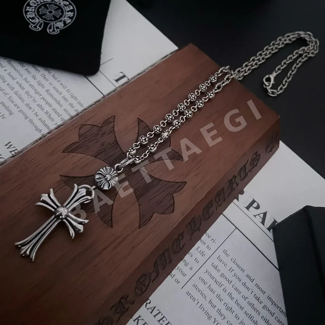 크롬하츠 클래식 레트로 트위스티드 크로스 목걸이 상세 이미지 4