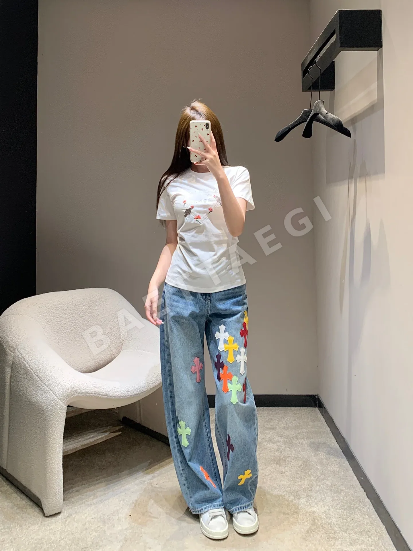 디올 자수 하트 크루넥 여성 반팔 티셔츠 상세 이미지 4
