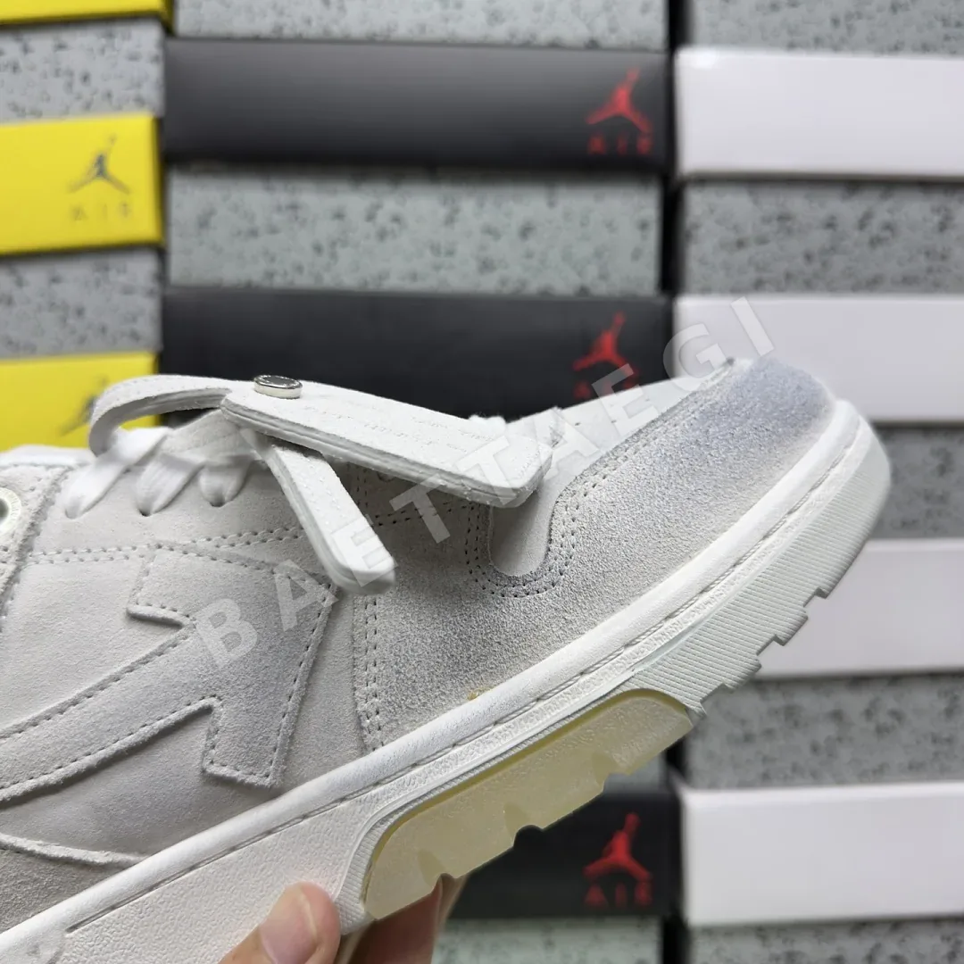 오프화이트 아웃 오브 오피스 OOO 로우 탑스 그레이 202503 Off White Out Of Office OOO Low Tops 상세 이미지 3