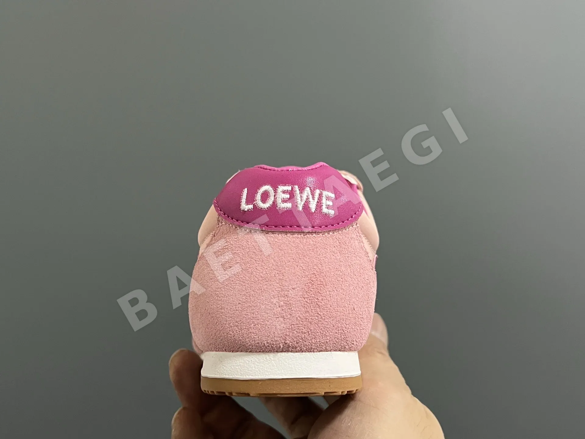 로에베 스니커즈 상세 이미지 7