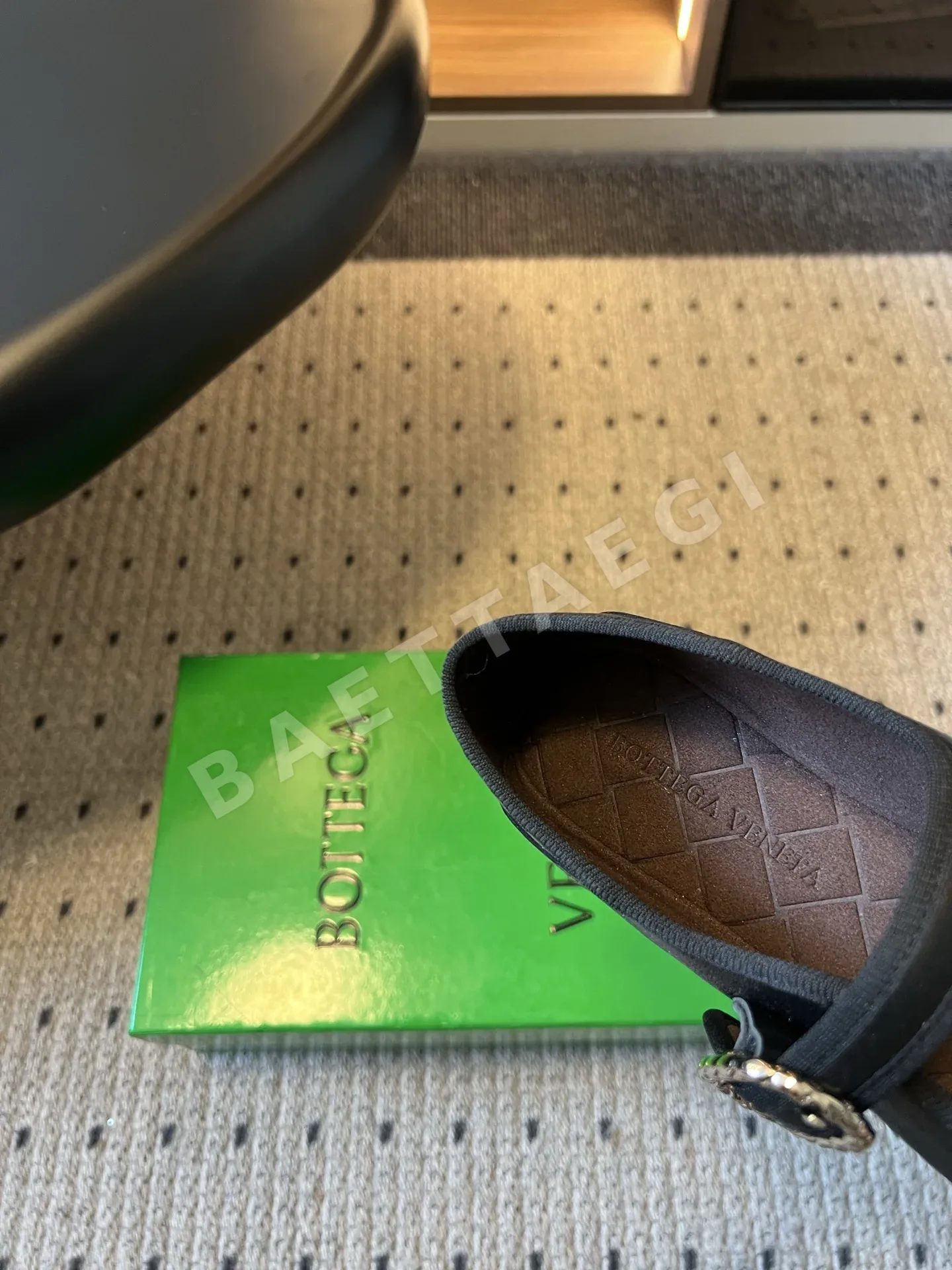 보테가베네타 메리제인 여성 버클 디자인 상세 이미지 8