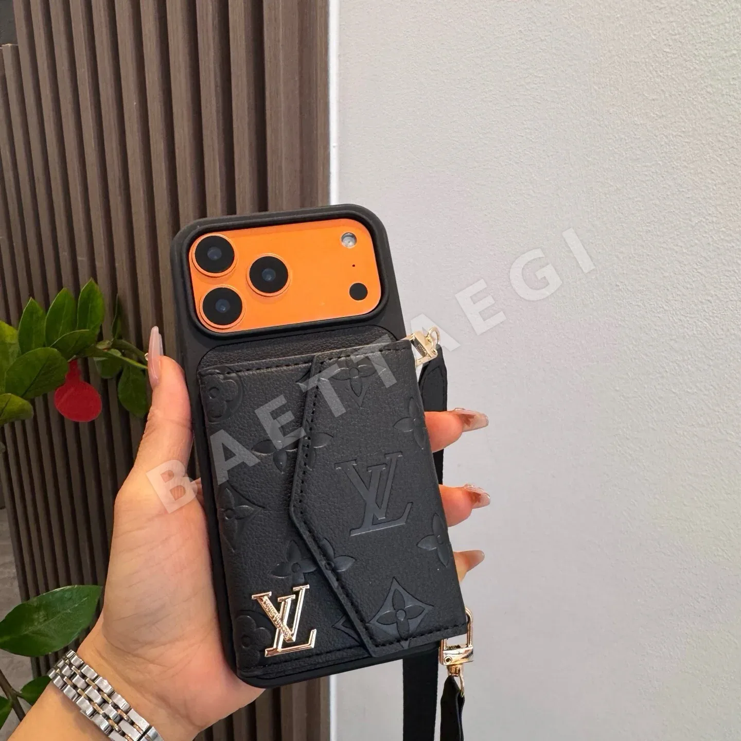 루이비통 LV 카드홀더 크로스바디 스마트폰 케이스 상세 이미지 2