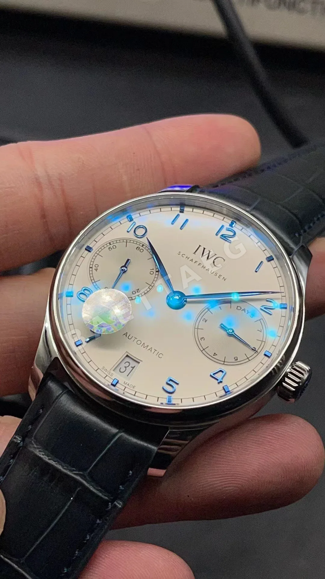 IWC 포르투기저 7 데이즈 파워리저브 시계 상세 이미지 3