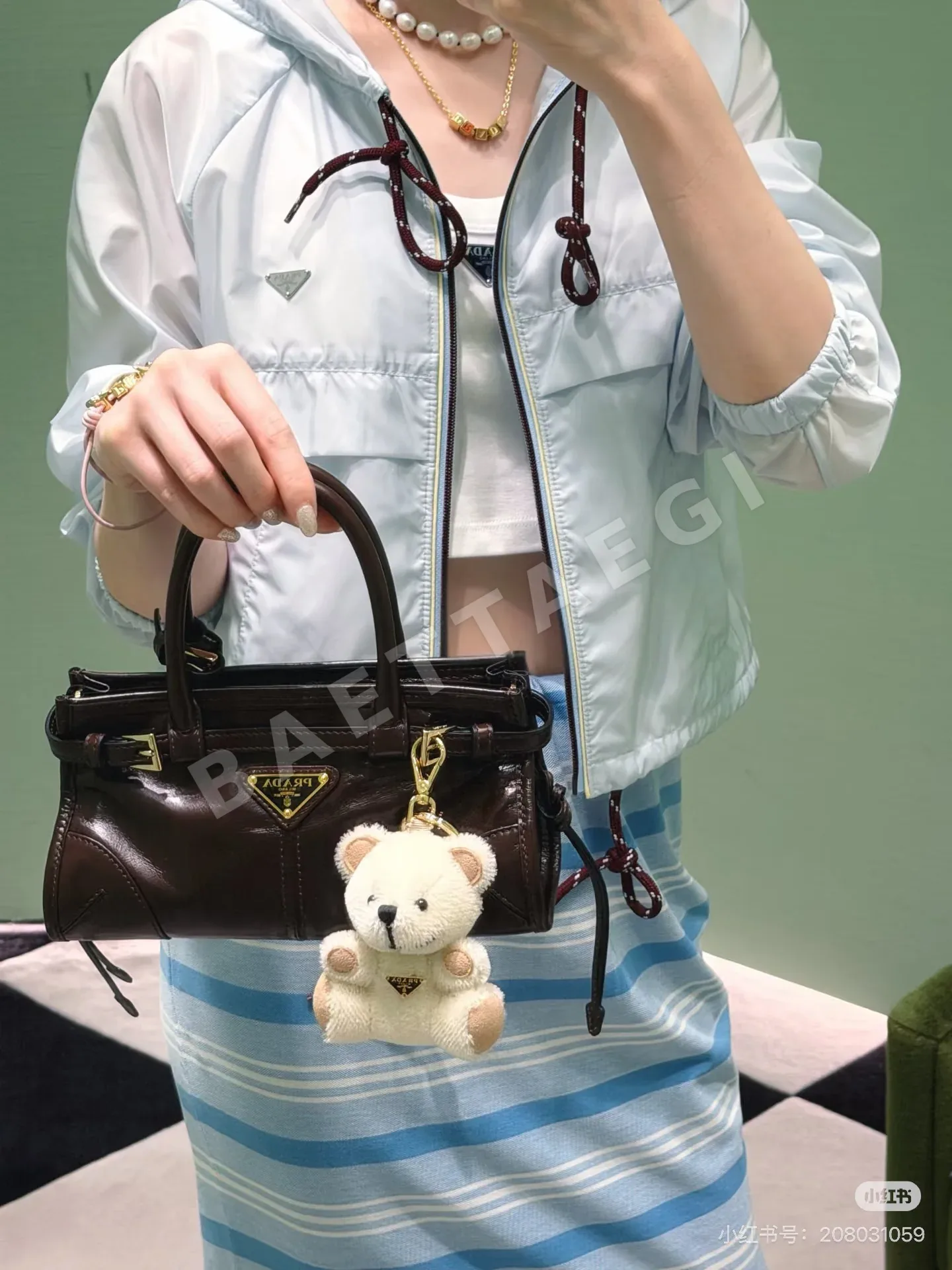 프라다 리사이클 나일론 여성 자켓 상세 이미지 4