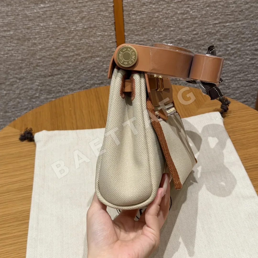 에르메스 하버 미니 가죽 지갑 상세 이미지 4