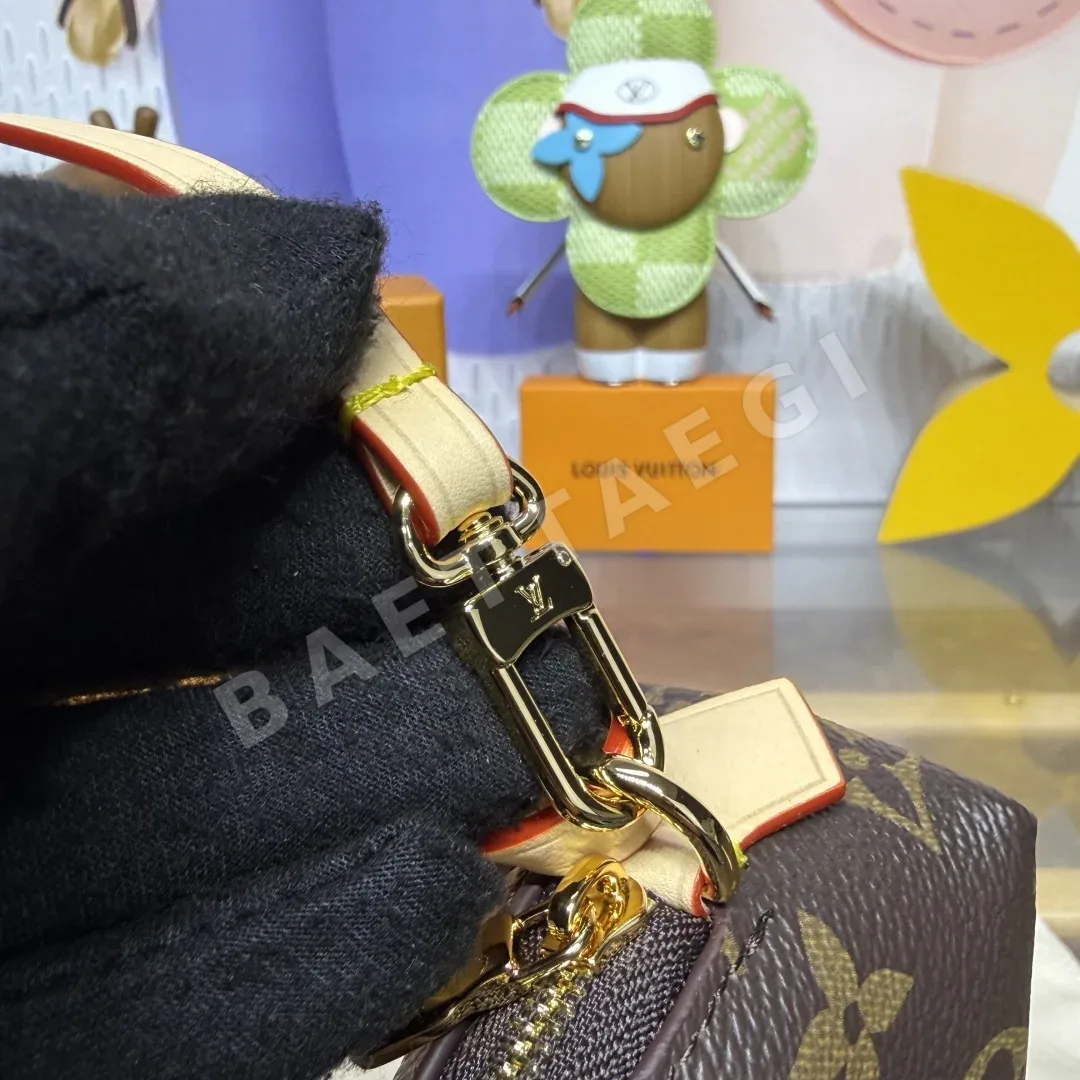 루이비통 모노그램 코스메틱 캔버스 동전지갑 상세 이미지 6