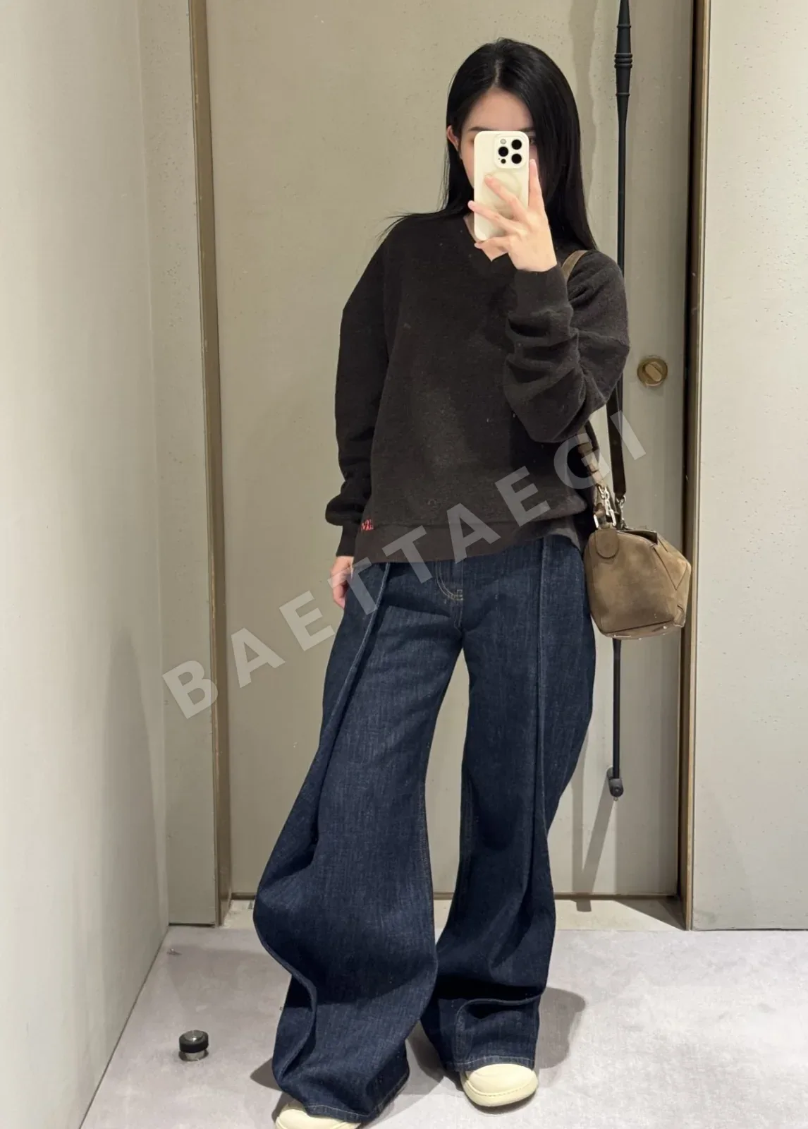 로에베 하이웨스트 와이드 데님 여성 바지 상세 이미지 3