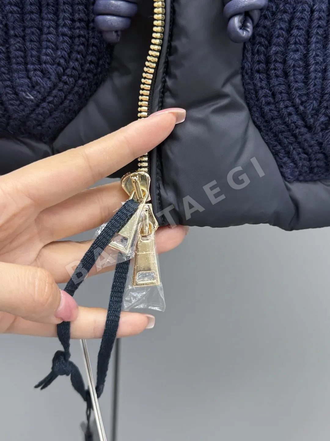 몽클레르 울 혼방 여성 패딩 상세 이미지 7