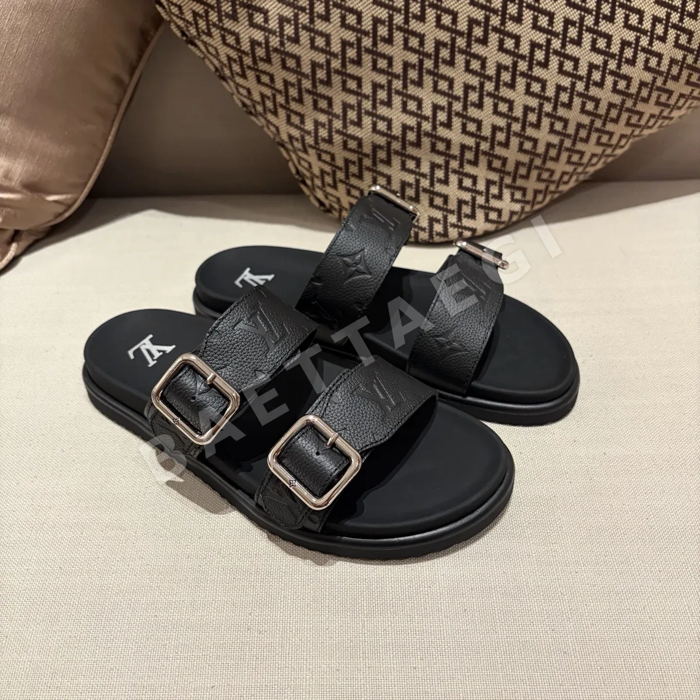 루이비통 더블 스트랩 샌들 149088