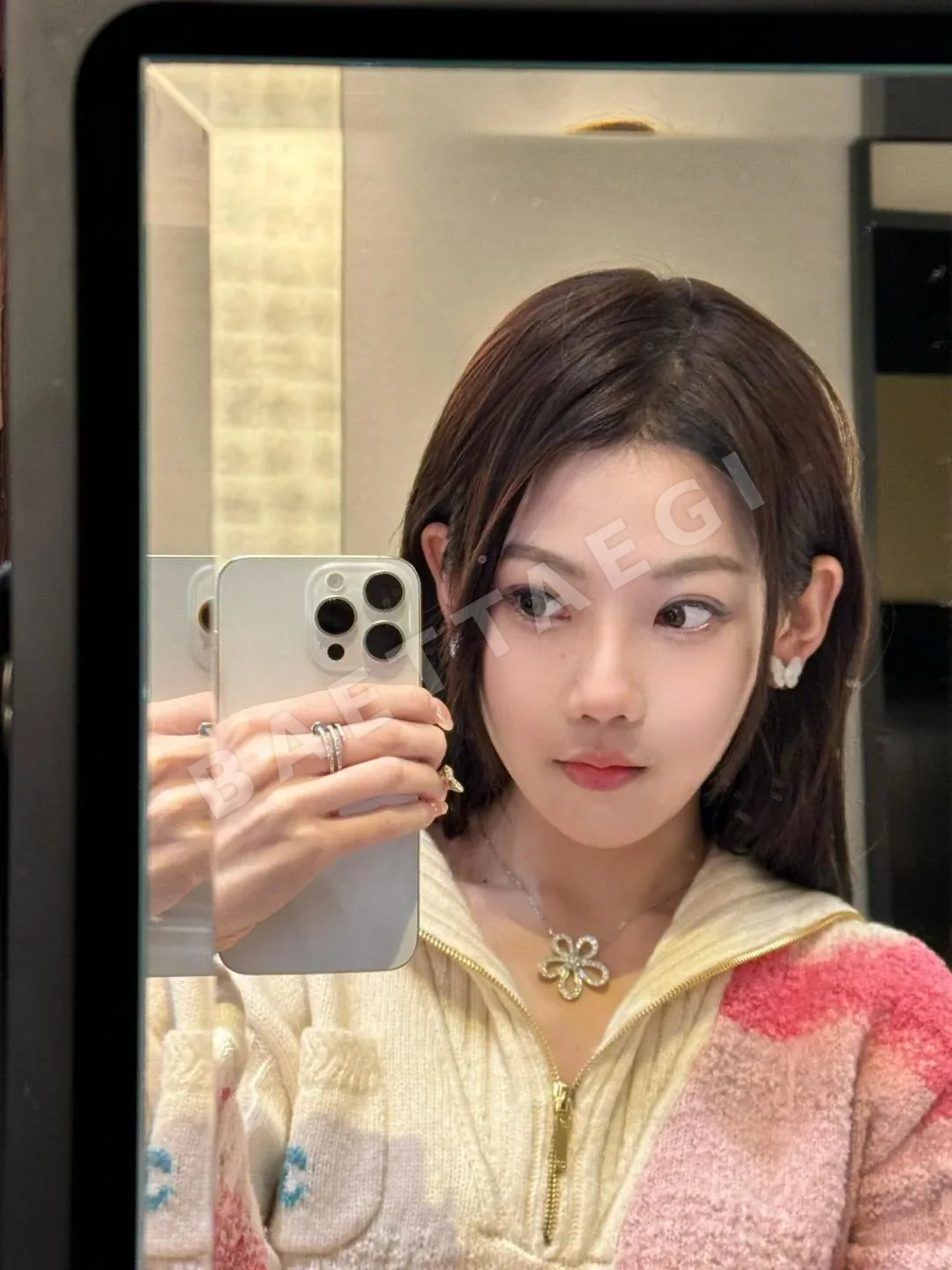 반클리프앤아펠 로즈골드 다이아몬드 나비 목걸이 63850