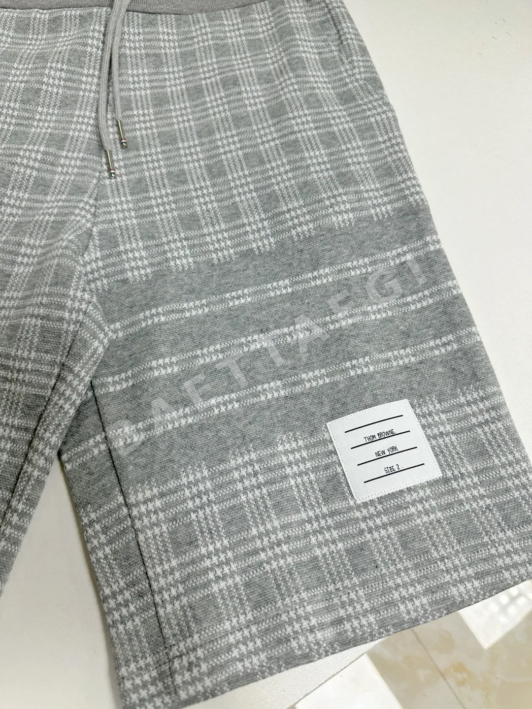 톰브라운 천두격자 자카드 남성 반바지 상세 이미지 6