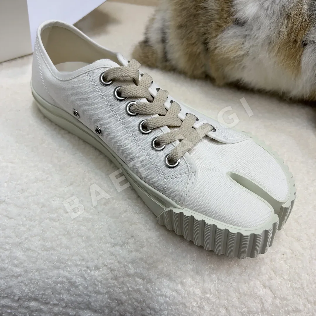 마르지엘라 프렌치 스플릿 토 발카나이즈드 캔버스 신발 상세 이미지 9