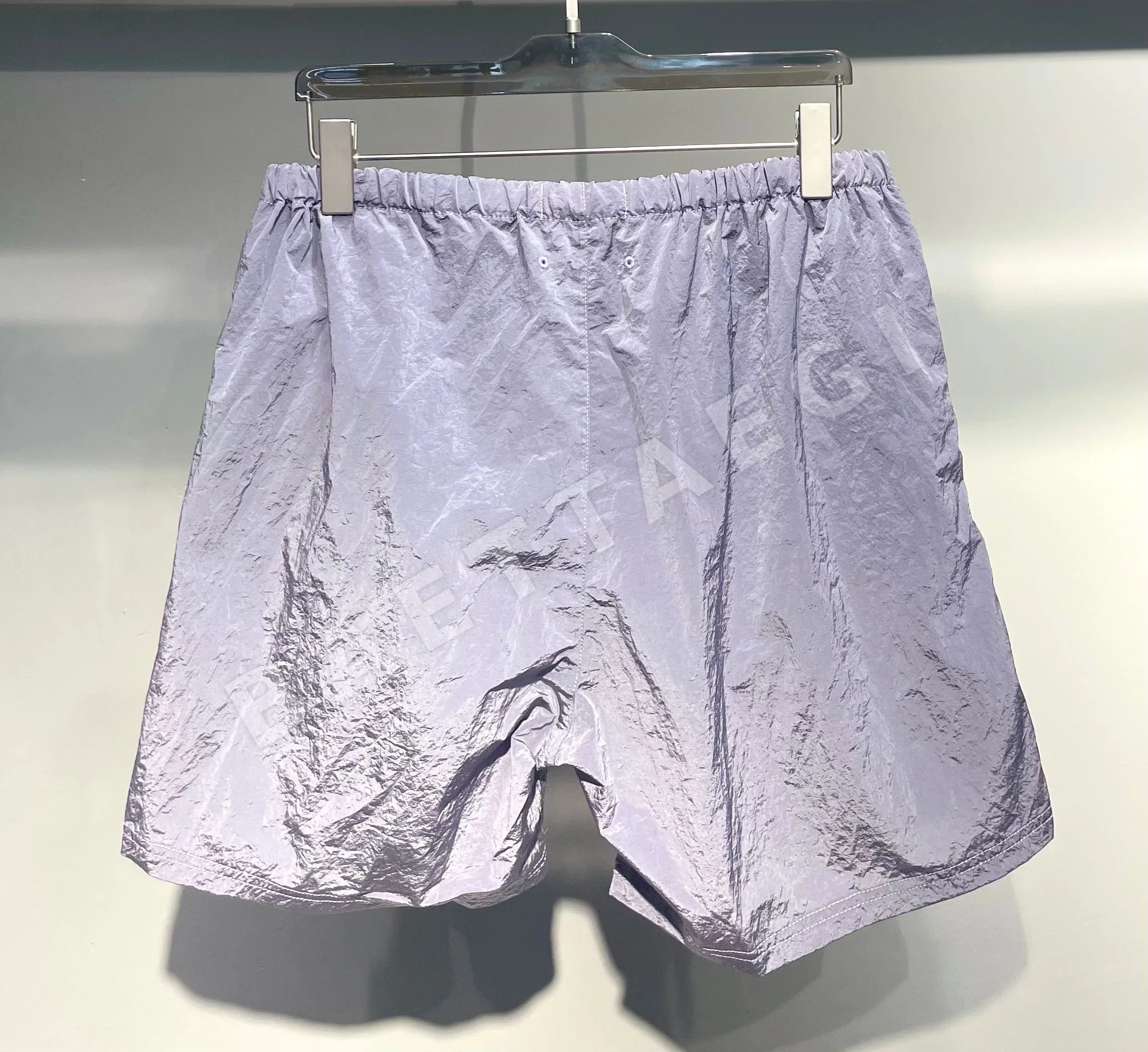 스톤아일랜드 메탈릭 나일론 남성 반바지 상세 이미지 3