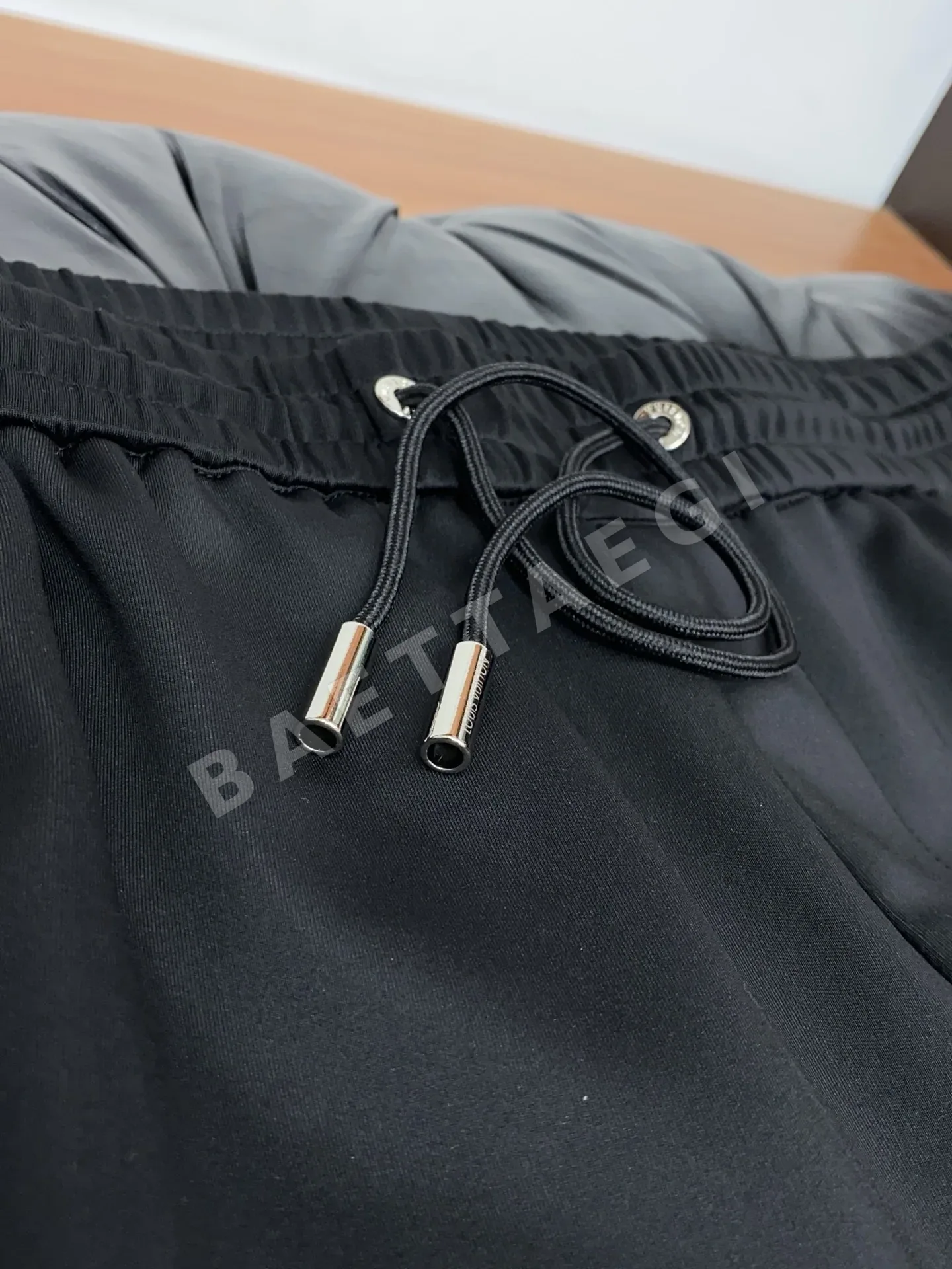 루이비통 워싱 디스트레스드 일본산 데님 남성 바지 상세 이미지 4