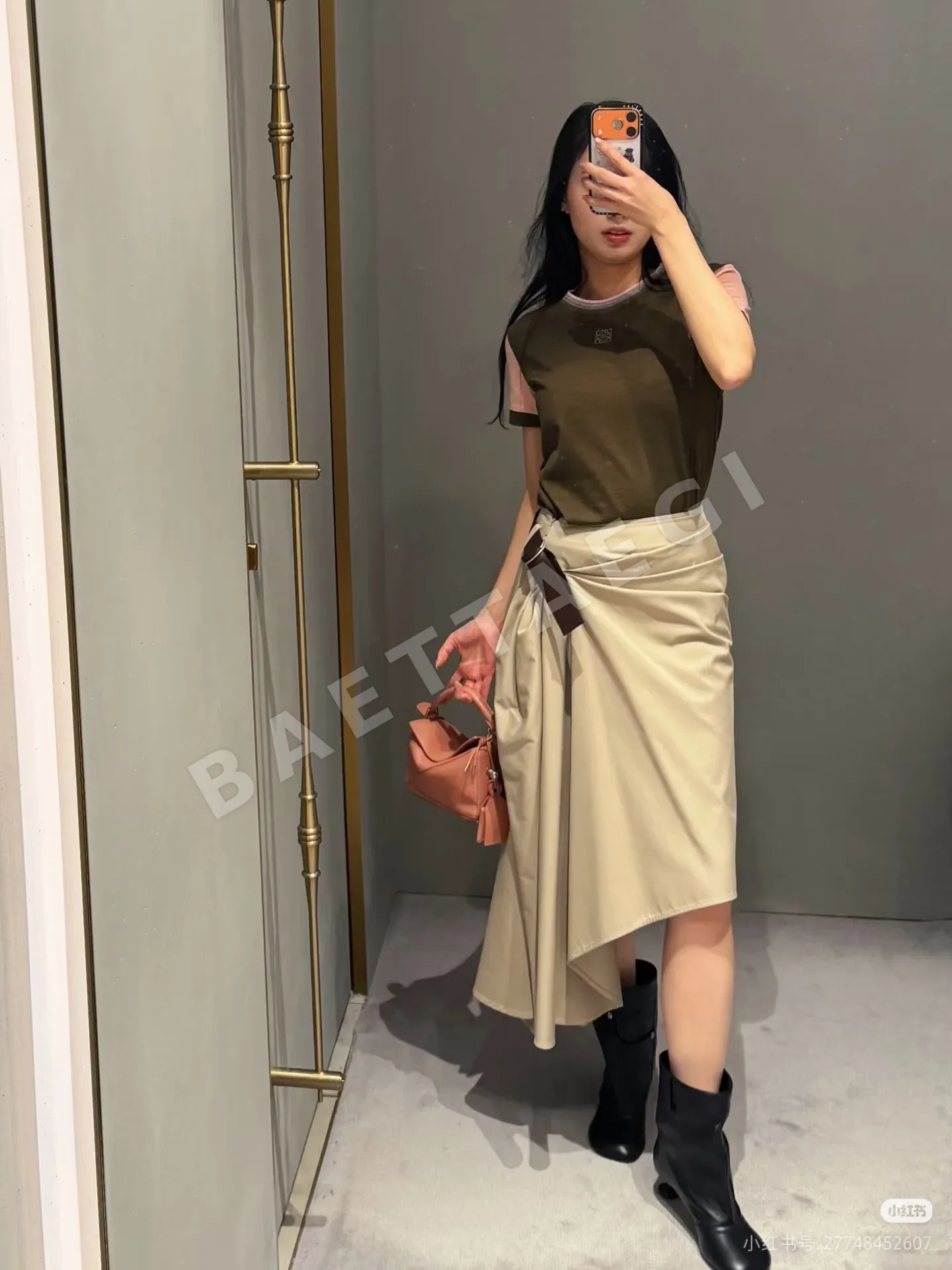 로에베 올리브그린 컬러 블록 반팔 티셔츠 상세 이미지 8